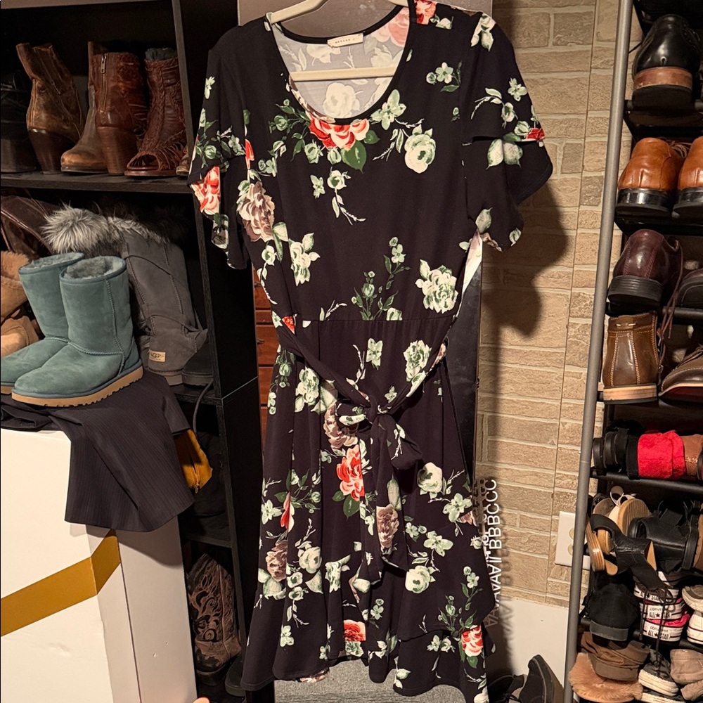 Reborn Black Floral Midi Dress